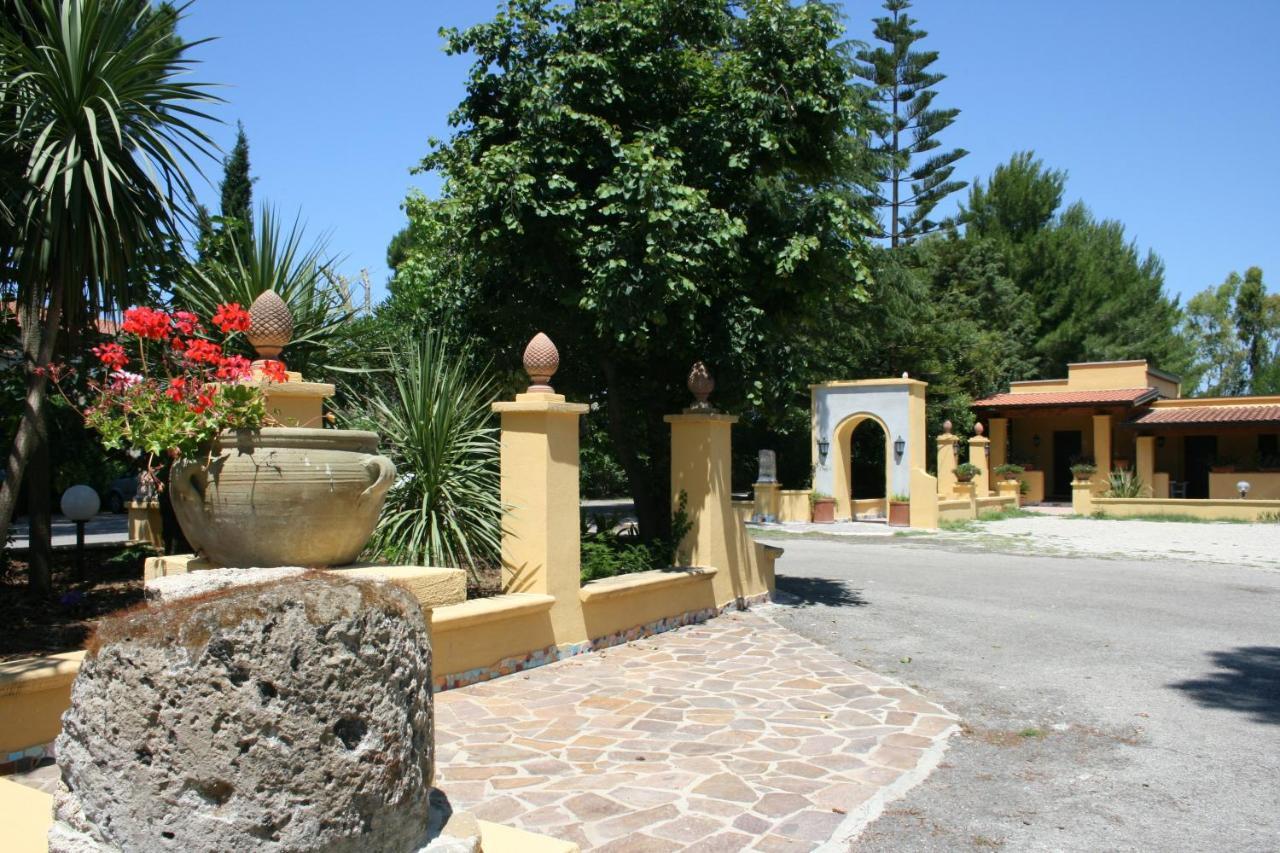 Hotel Villa Rita Paestum Exterior photo